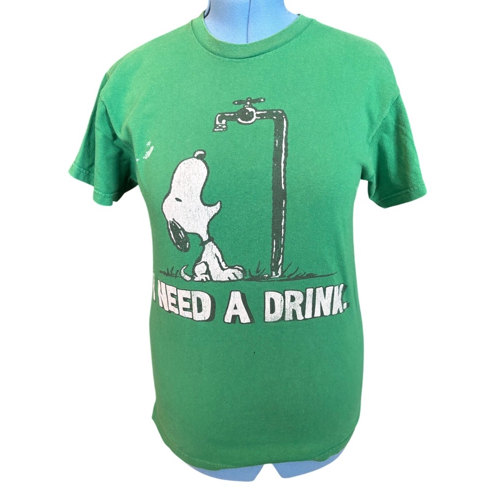 Peanuts Snoopy I Need A Drink Graphic T-Shirt Green Medium 2011 Vintage